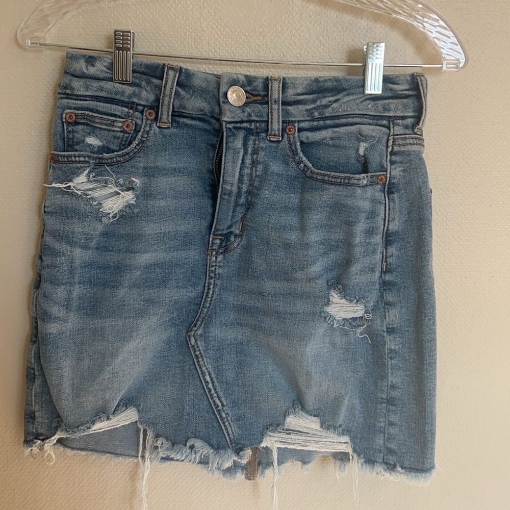 American Eagle Size 2 Curvy High-Rise Miniskirt